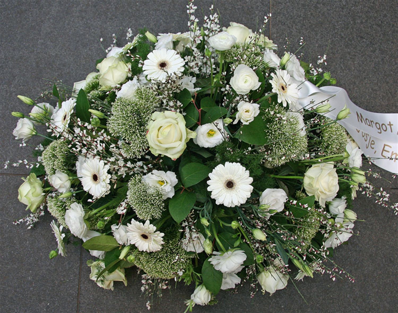 Rouwstuk wit gemengd